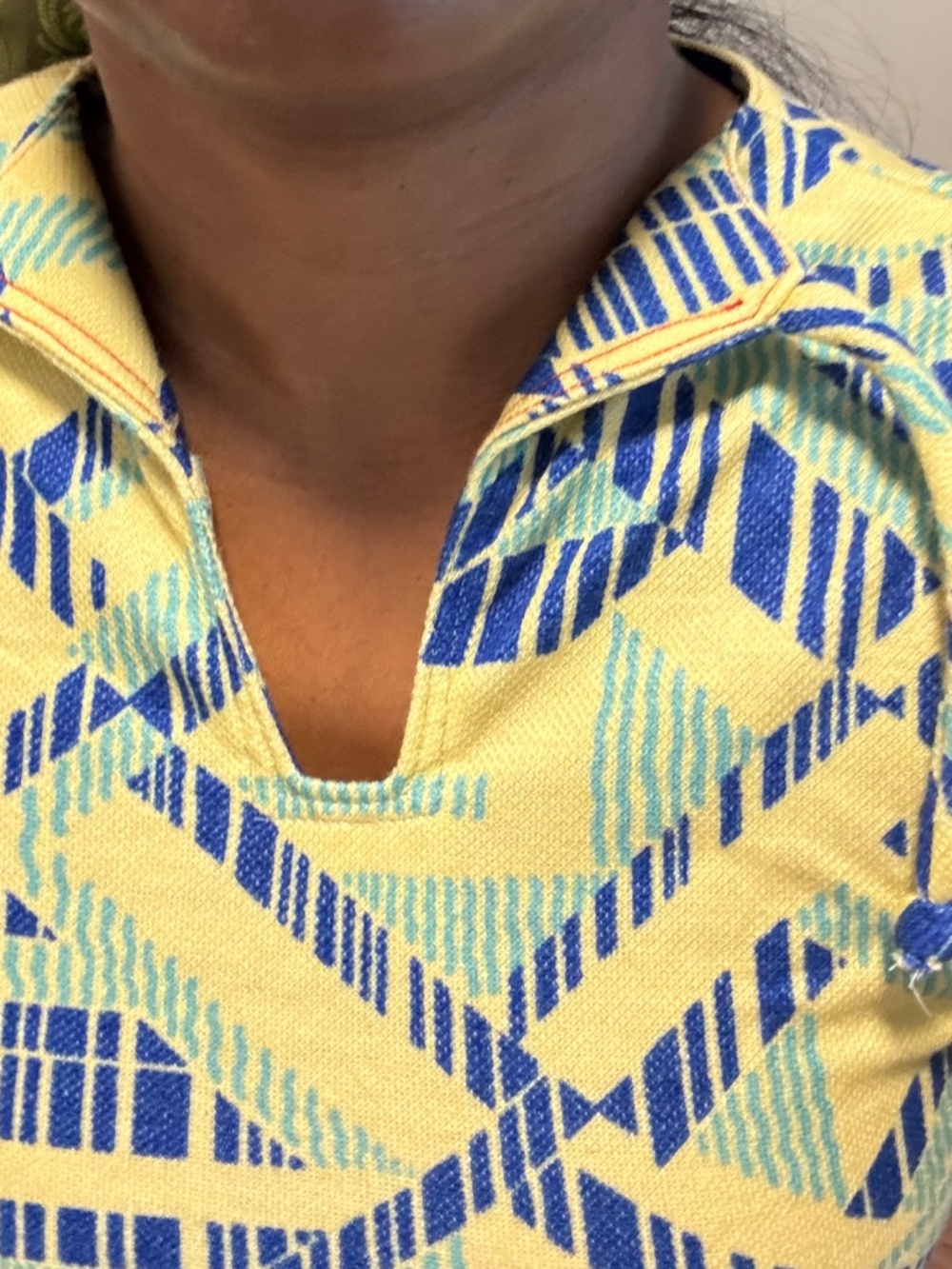 Long sleeve top Geometric Pattern - Picture 2 of 2